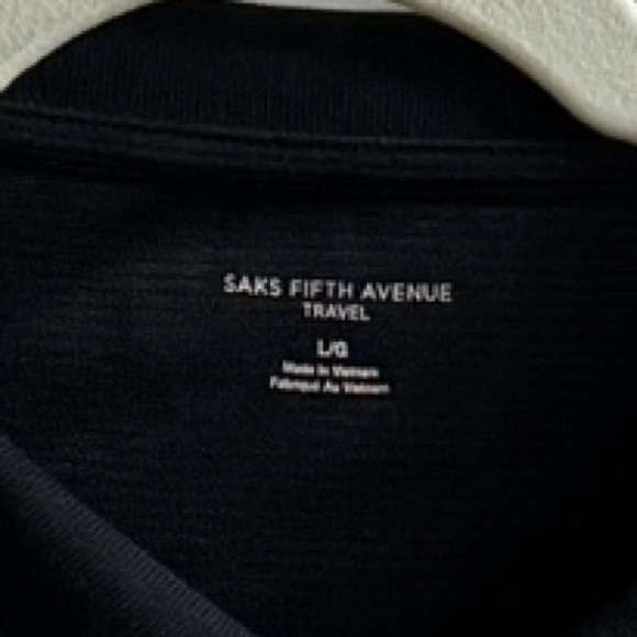 **LIKE NEW** - MEN’S “SAKS FIFTH AVENUE” 1/2 ZIP PULLOVER (BLACK) - LARGE - Picture 4 of 5